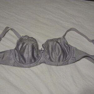 New bra , from France/ Damart 36 D/95 D